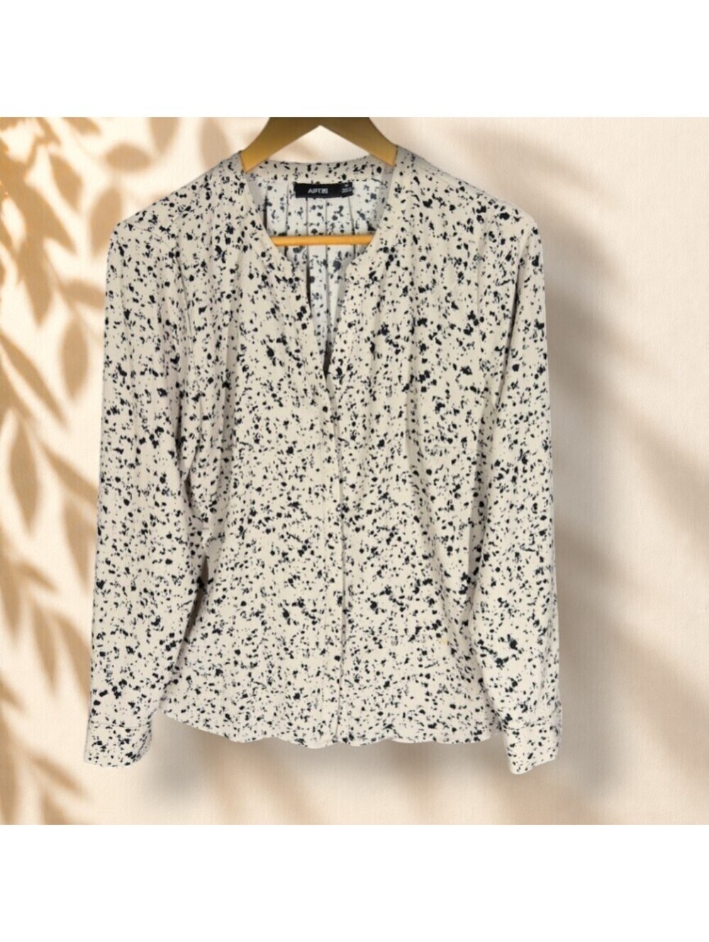 Apt. 9 Shirt Women M Medium Gray Animal Print Button Up V-Neck Long Sleeve